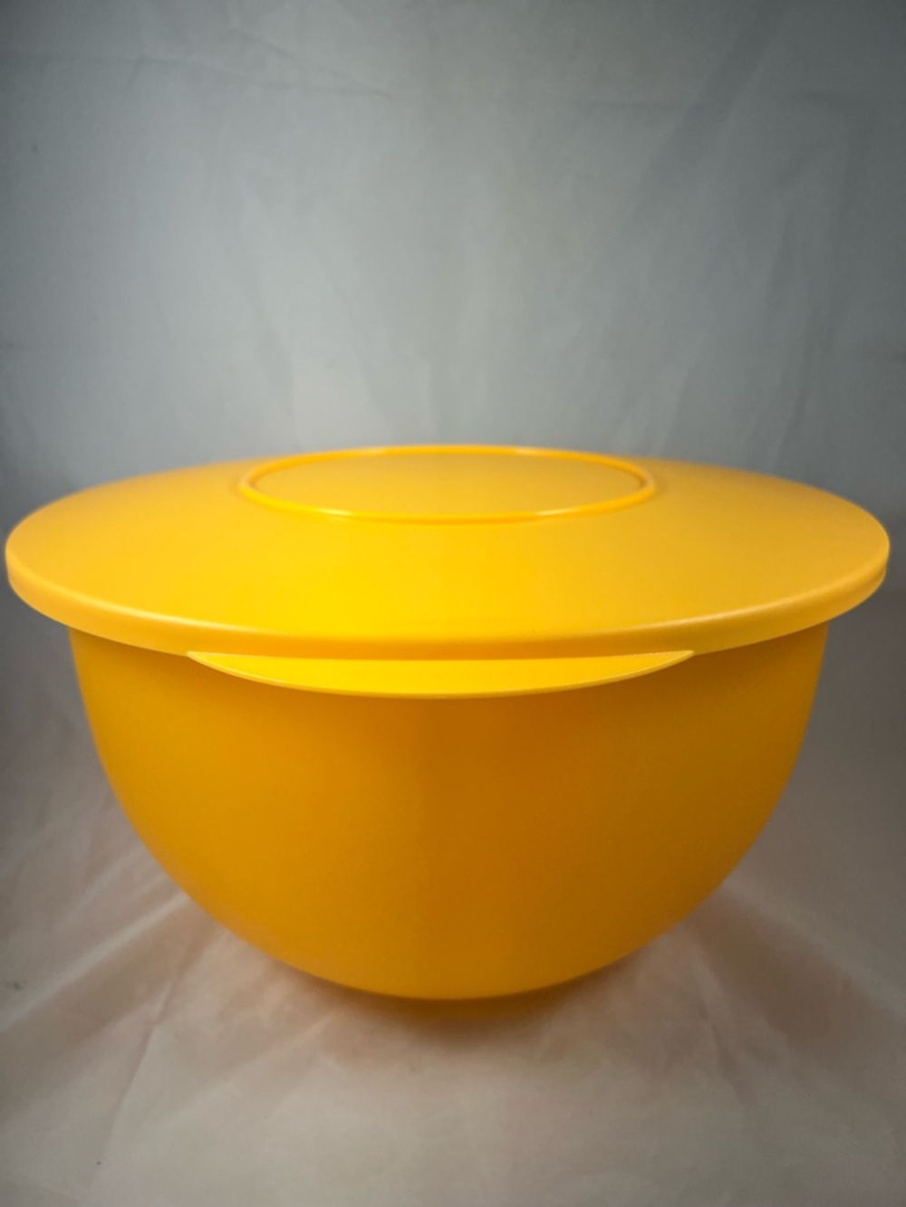 Tupperware Aloha Big Bowl 32 Cup / 7.5L Mango Orange 6090A-2